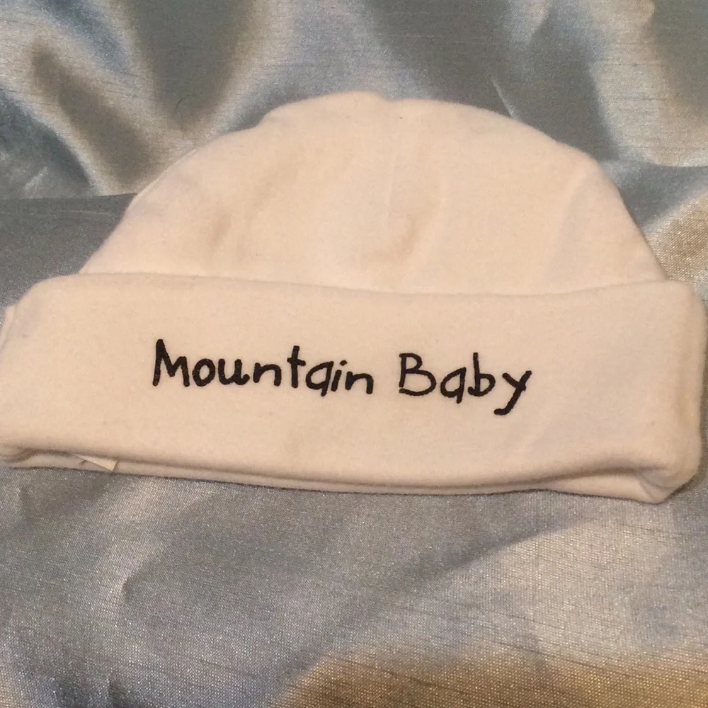 🐬100% cotton newborn/infant cap. Mountain Baby🐬